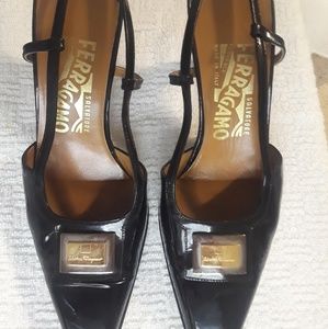 Women pump